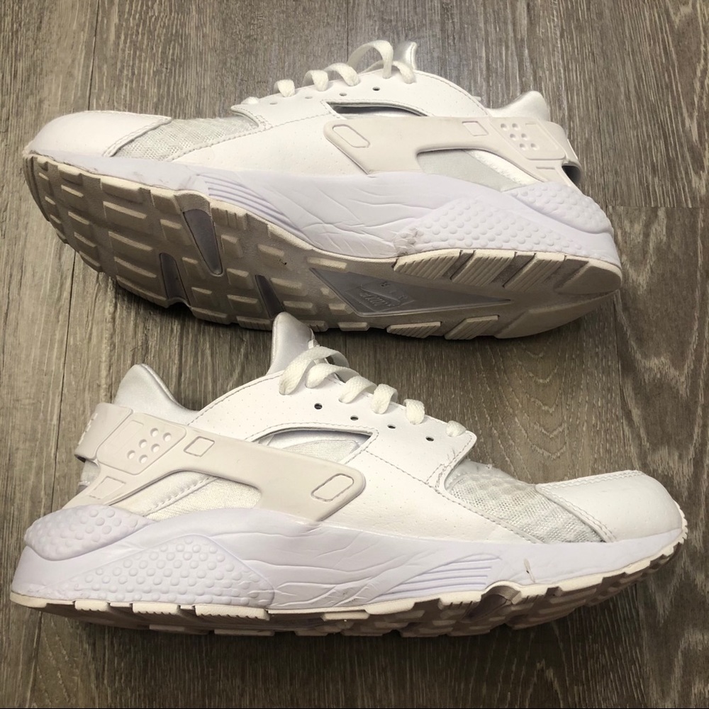 ⭐️SOLD⭐️ Nike Air Huarache Triple White 318429-111 - Picture 3 of 11